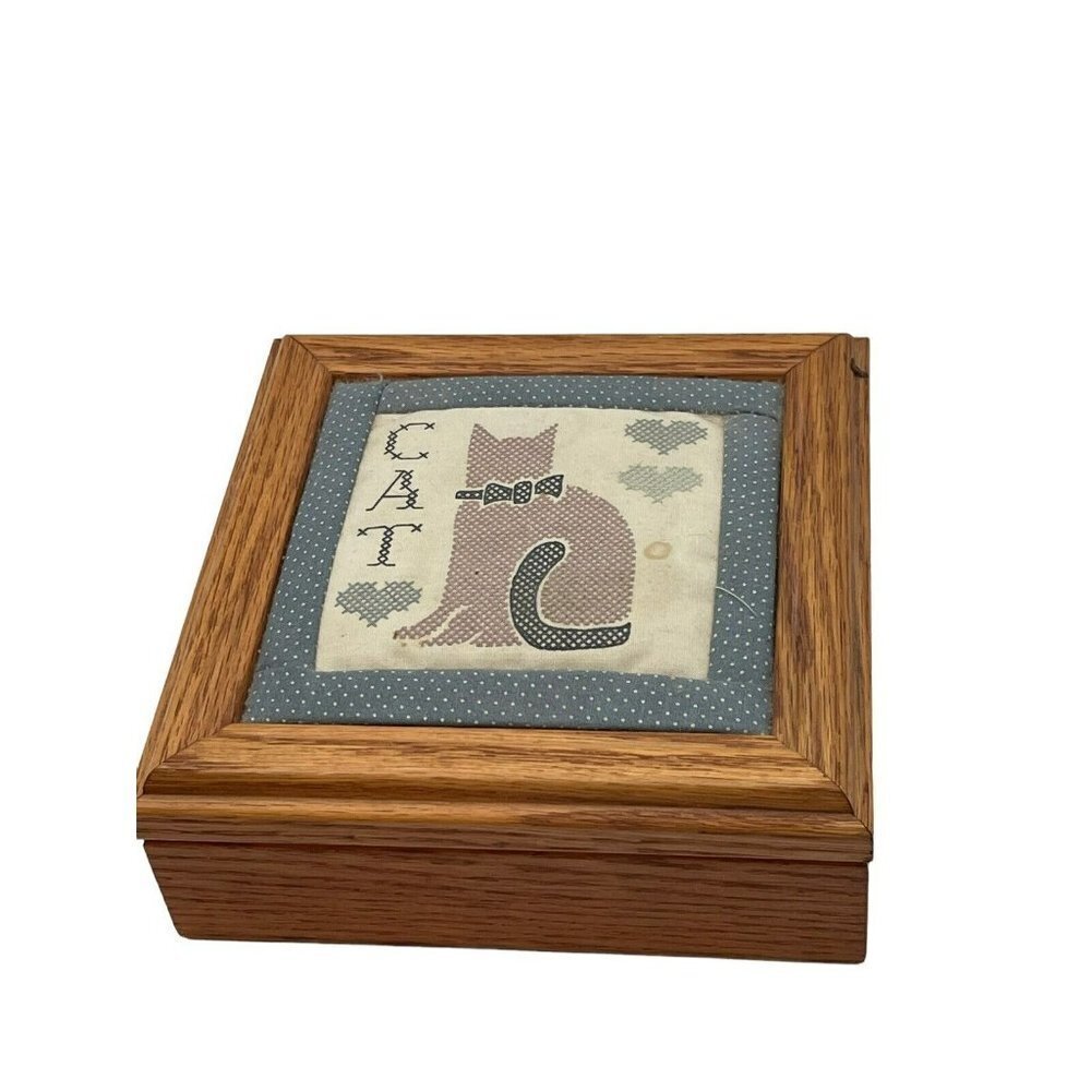 Vintage Wooden Cat Box ￼Folk Art Tennessee Wood Crafters Blue Quilted Top Kitty
